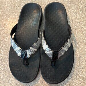 Vionic Tide II - Black and White Zebra Toe - Size 10